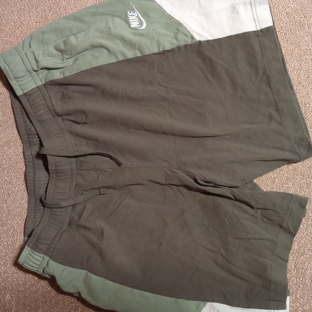 Mens Nike Shorts size large